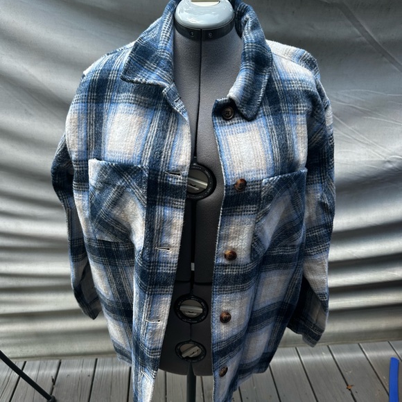 Time & Tru Shacket XL - Picture 2 of 7